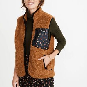 Penfield x Madewell  Lucan Fleece Vest in Feline Floral